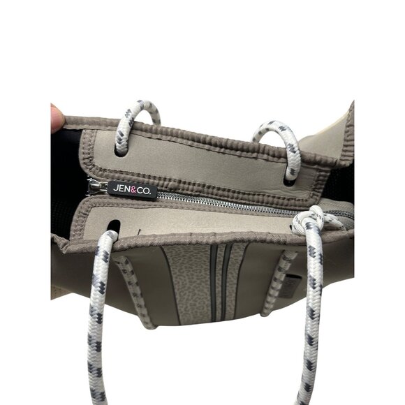Jen & Co Neoprene Tote Bag With Leopard & Stripe Design - Picture 9 of 13